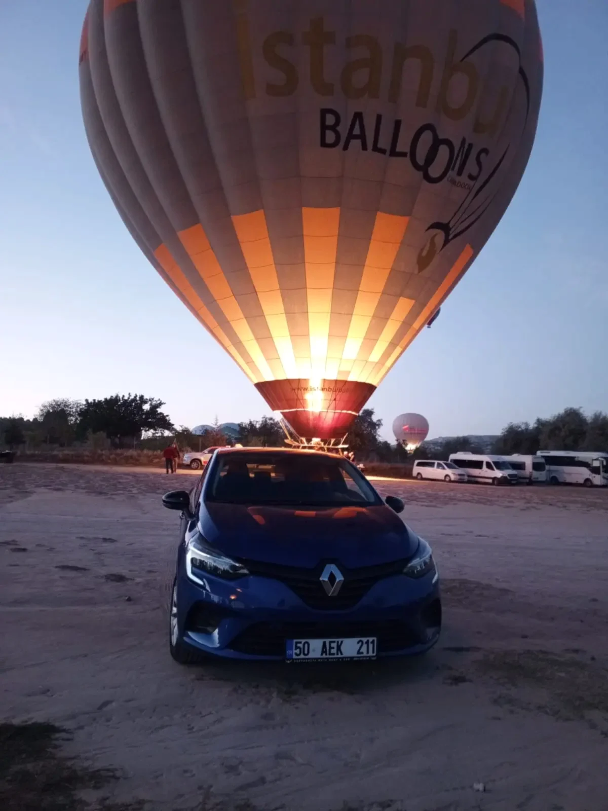 Hot air balloon pickup business view